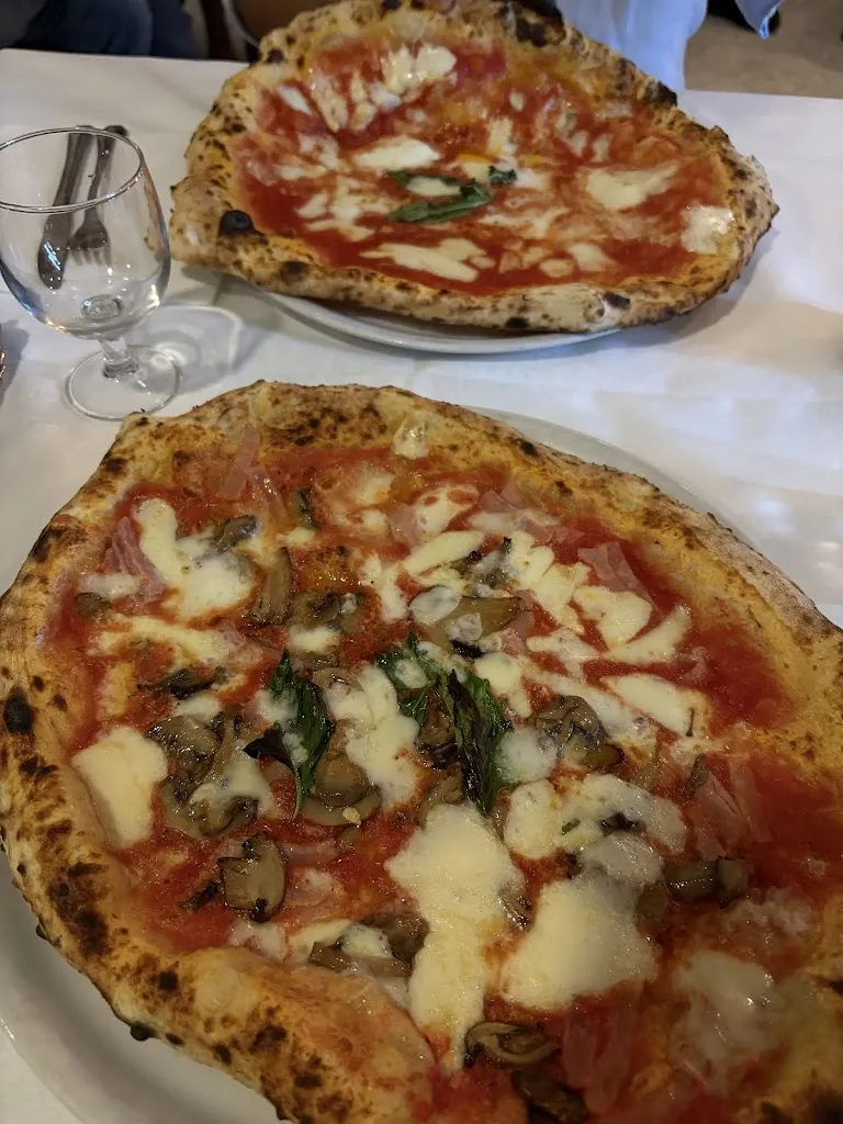 Bella Napoli restaurant in Fuorigrotta