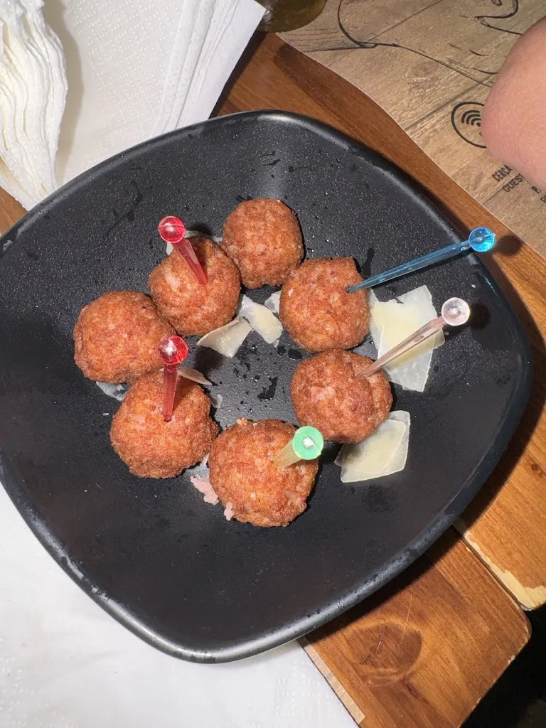 Maciej_Guest House Pub_Fuorigrotta_review