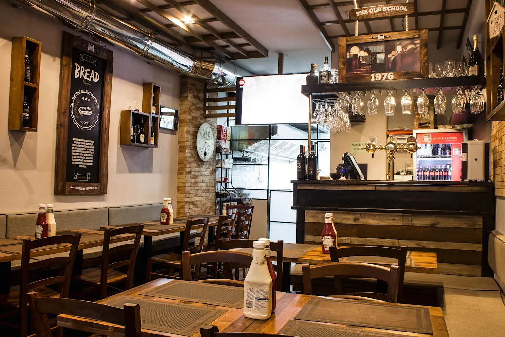 Guest House Pub restaurant in Fuorigrotta