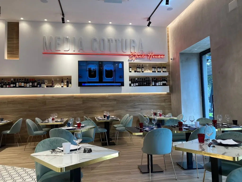 Media Cottura restaurant in Fuorigrotta