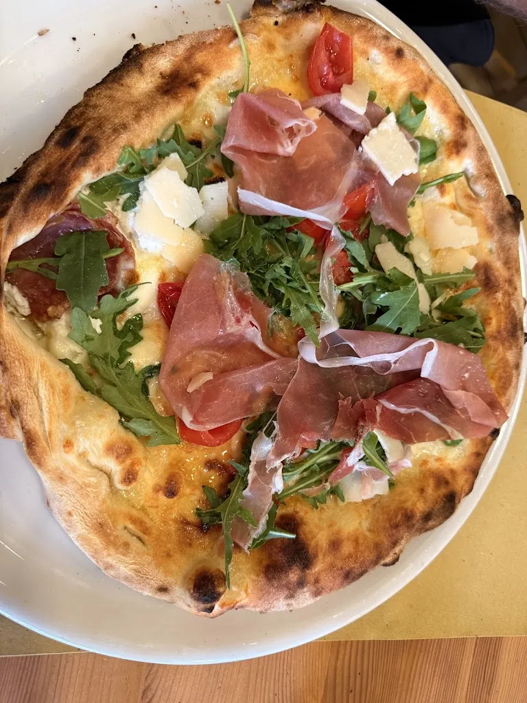 liat romick_Trattoria Pizzeria #081_Fuorigrotta_review