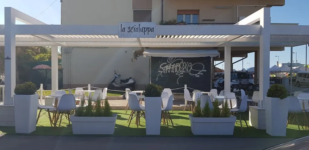 Ristorante La Scialuppa | Only Fish Restaurant in Marina di San Vito