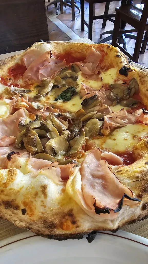 Andreas Jacobi_Pizzeria Di Napoli_Fuorigrotta_review
