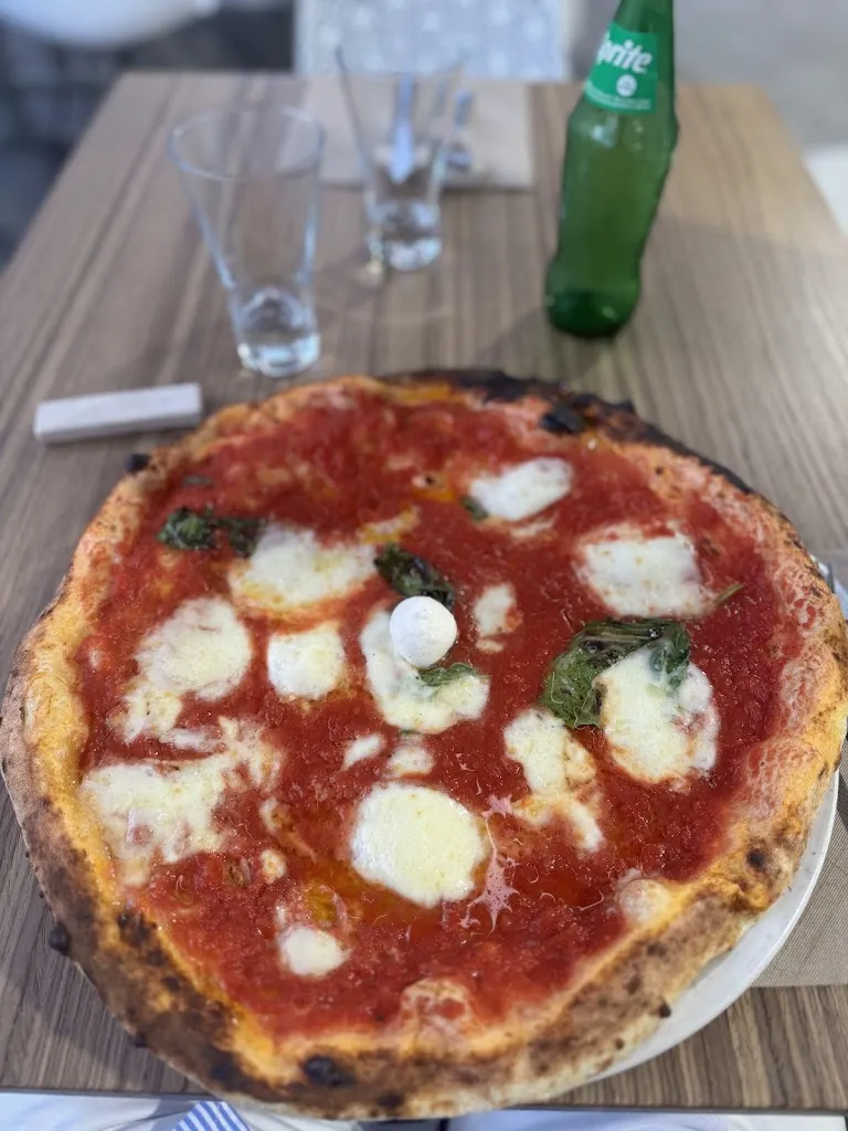 Andrés Carrión _Ristorante Pizzeria Bernadette_Fuorigrotta_review