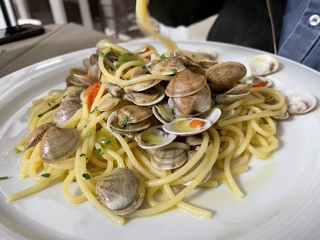 Serafino La Playa restaurant in Marina di San Vito