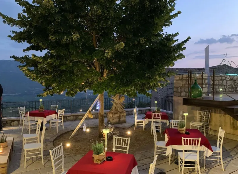 Ristorante Il Platano restaurant in Guardia Sanframondi