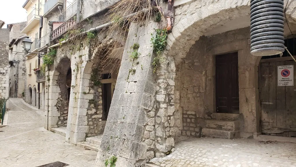 michael honan_Alchimie di Miriam Garofano_Guardia Sanframondi_review