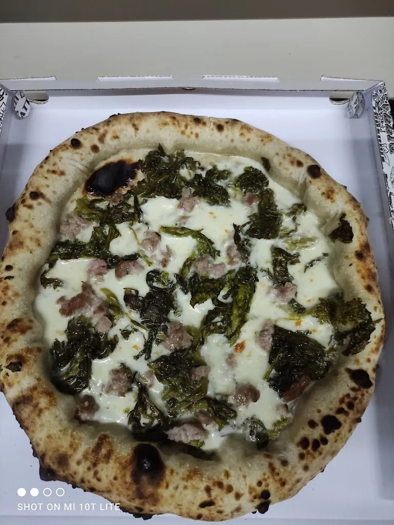 Menu_Living 3 gold_Guardia Sanframondi_immagine_6