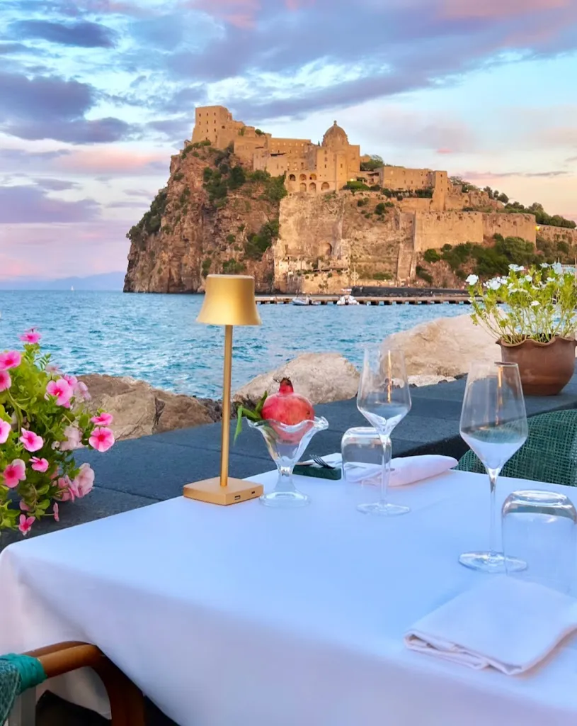 Restaurant Auras_Ischia Porto_slider_image_1