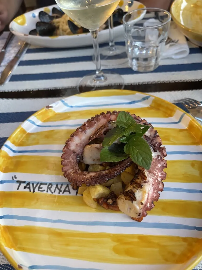 Far Feilizadeh_Taverna Antonio_Ischia Porto_review