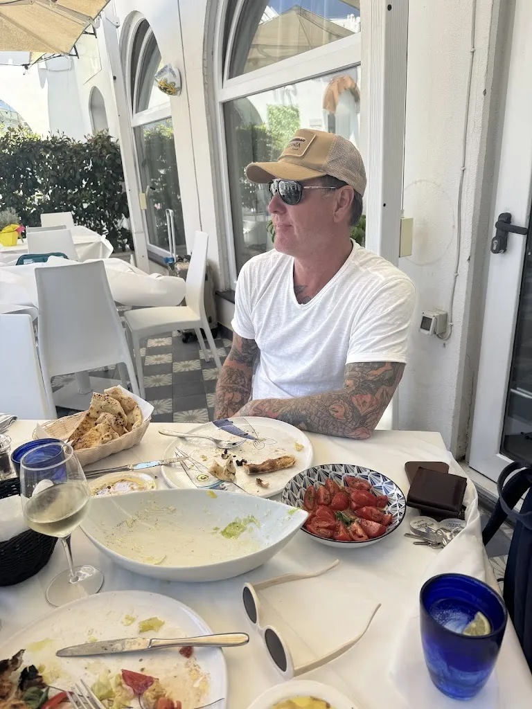 Holly Della Vedova_Giardino di Enzo_Ischia Porto_review