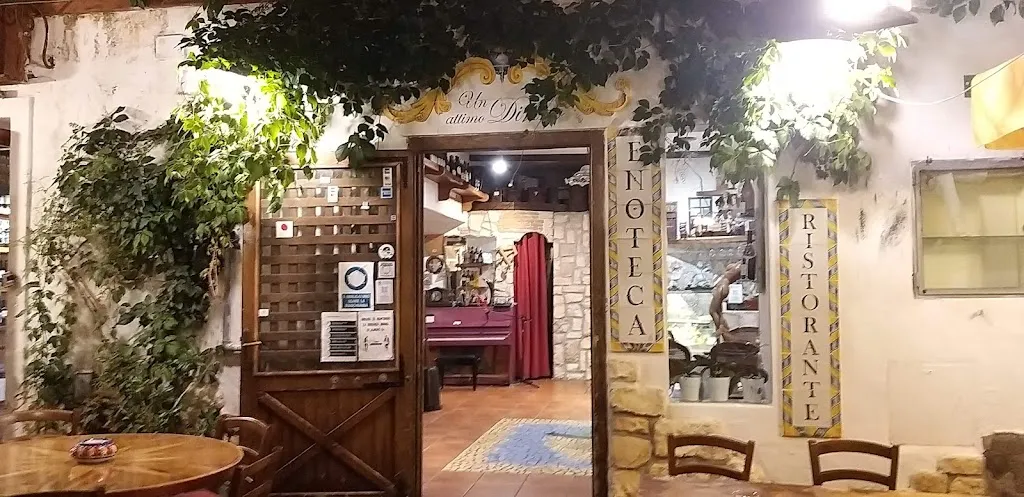 Un Attimo Di Vino restaurant in Ischia Porto