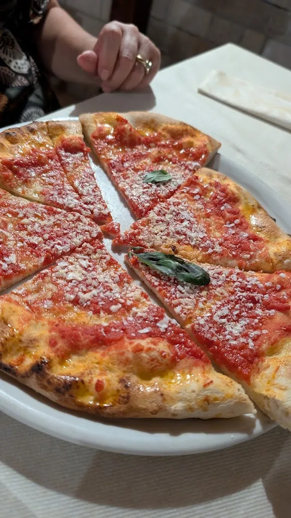 Jacopo De Vivo_Ristorante pizzeria La Dacia_Laureana Cilento_review