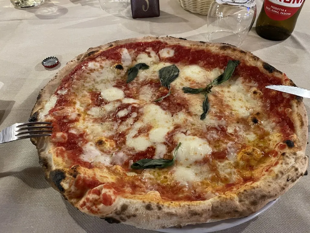 Ristorante pizzeria La Dacia_Laureana Cilento_slider_image_2