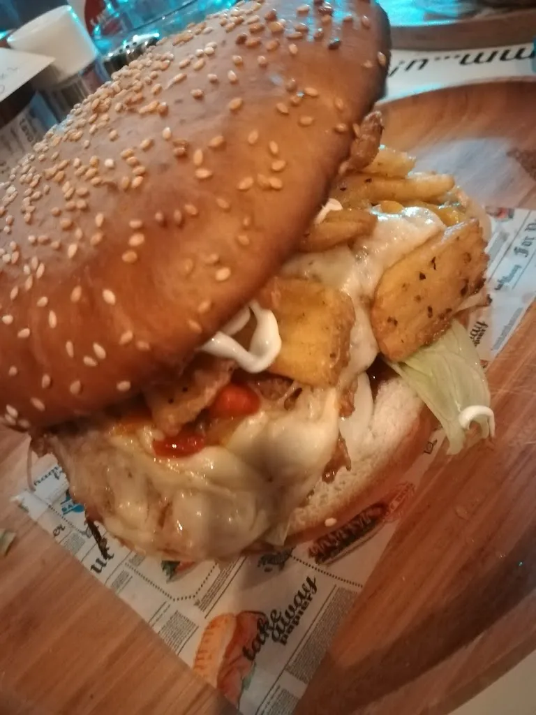 ROBERTA_Dal Tramonto all'Alba Braceria/Hamburgeria_Marina di San Vito_review