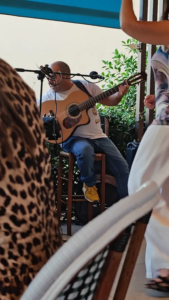 Mario Hase_Lo Stuzzichino_Lanzara_review