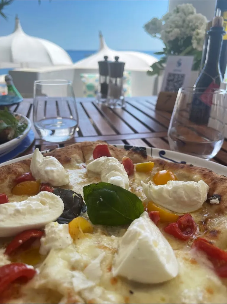 Menu_TREVILLE Beach Club_Laurito_immagine_3