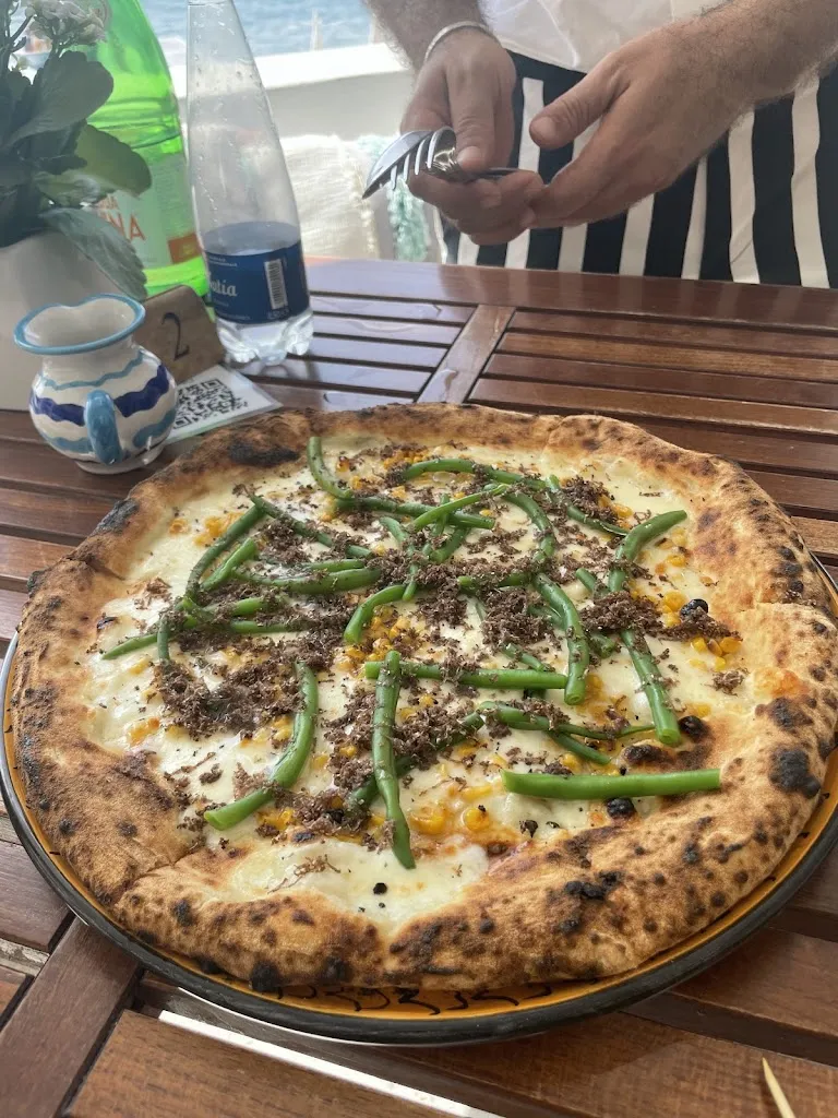 Menu_TREVILLE Beach Club_Laurito_immagine_4