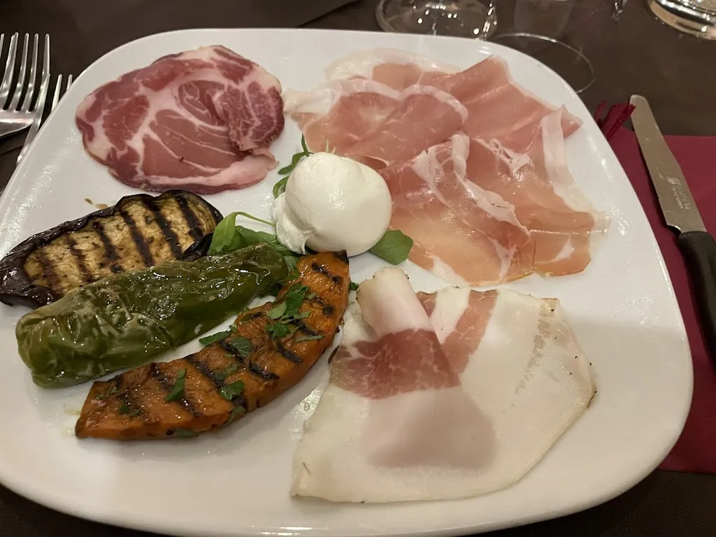 Ristorante Pizzeria Bar il carbonaio_Laviano_slider_image_2