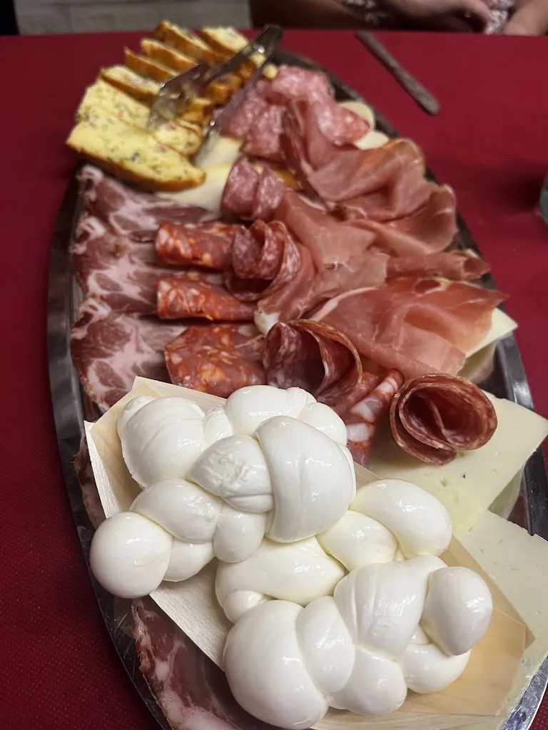 Alisha Hooper_La Fonte_Montazzoli_recensione