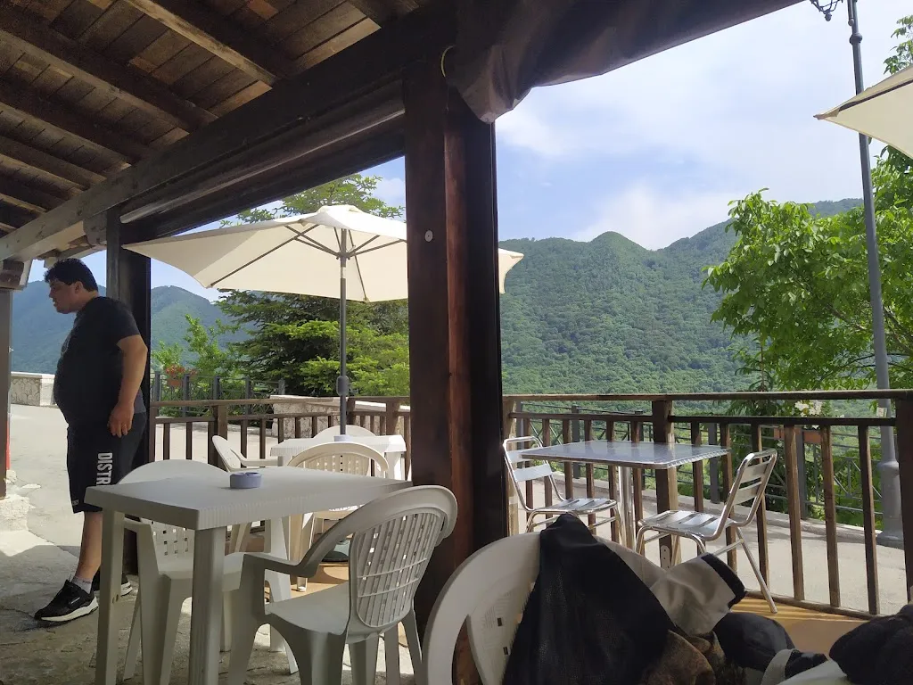 Pizzeria I Briganti_Letino_slider_image_3