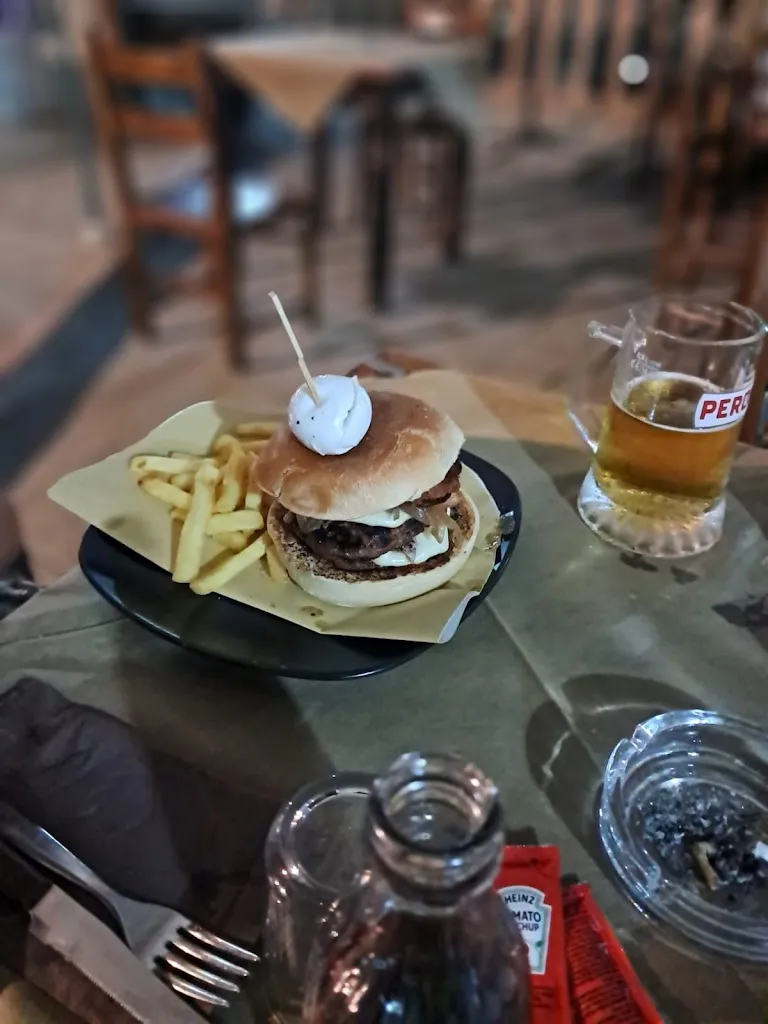 Lykos Pizzeria & Ristorante_Licusati_slider_image_3