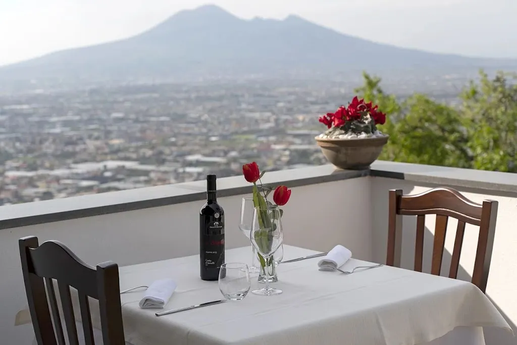 La Panoramica restaurant in Lettere