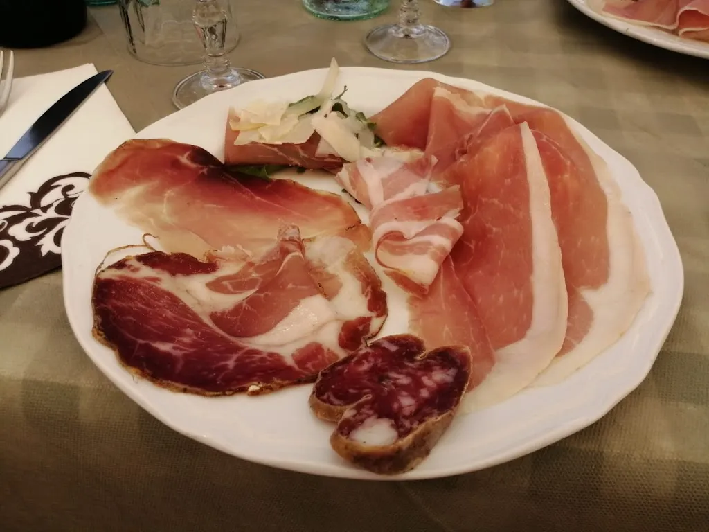 Pasqua Esposito_Punto e a Capo Al Borgo Antico di Giordano Carmela_Lettere_review