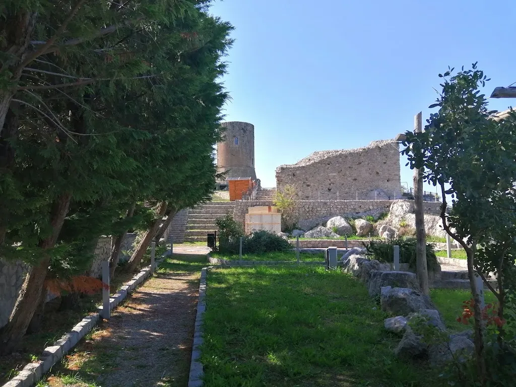 Punto e a Capo Al Borgo Antico di Giordano Carmela_Lettere_slider_image_2