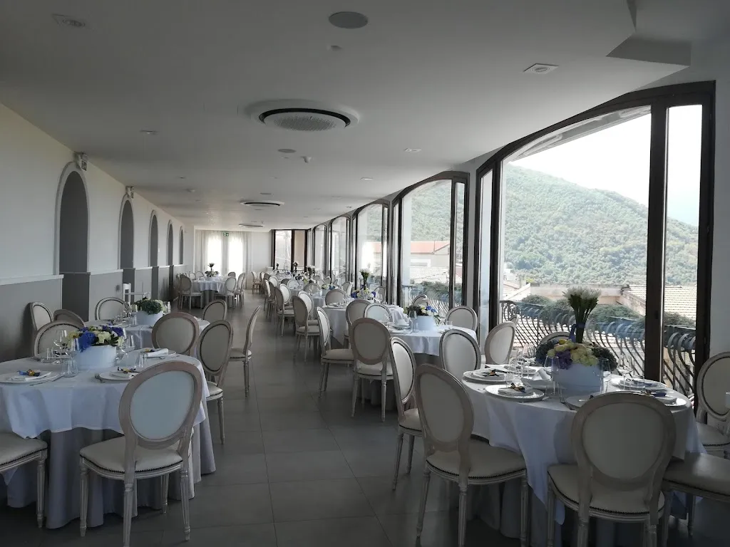 giuseppe cannavacciuolo_La Canonica_Lettere_review