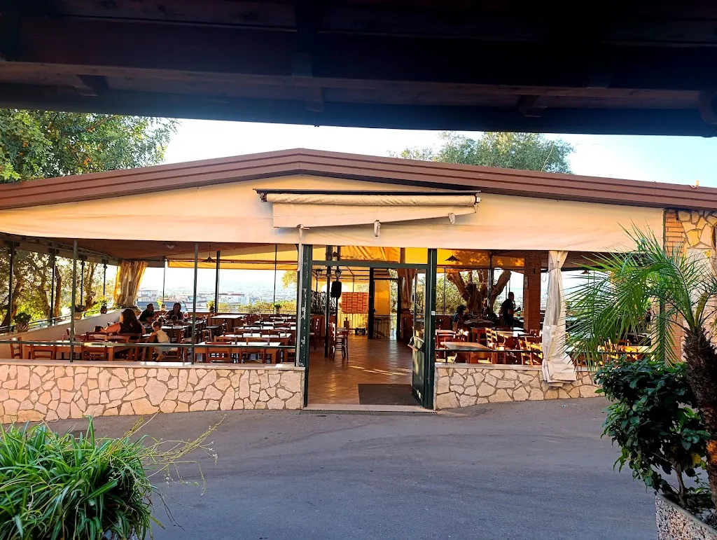 Pizzeria O' Zi Aniello_Lettere_slider_image_1