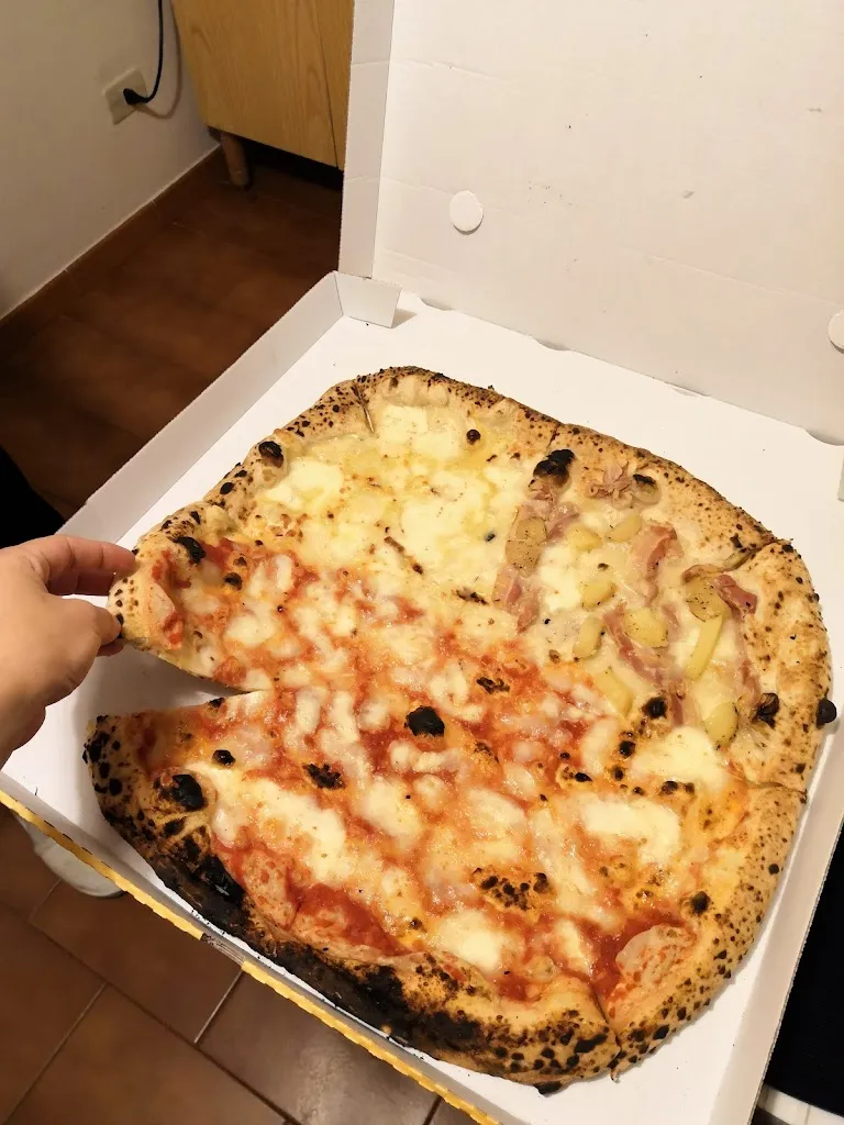 Chest'è pizza 🍕_Lioni_slider_image_3