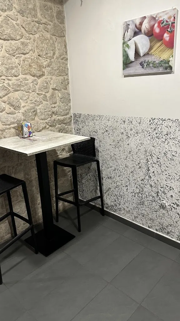 Pizzeria Il Capolinea_Lioni_slider_image_2