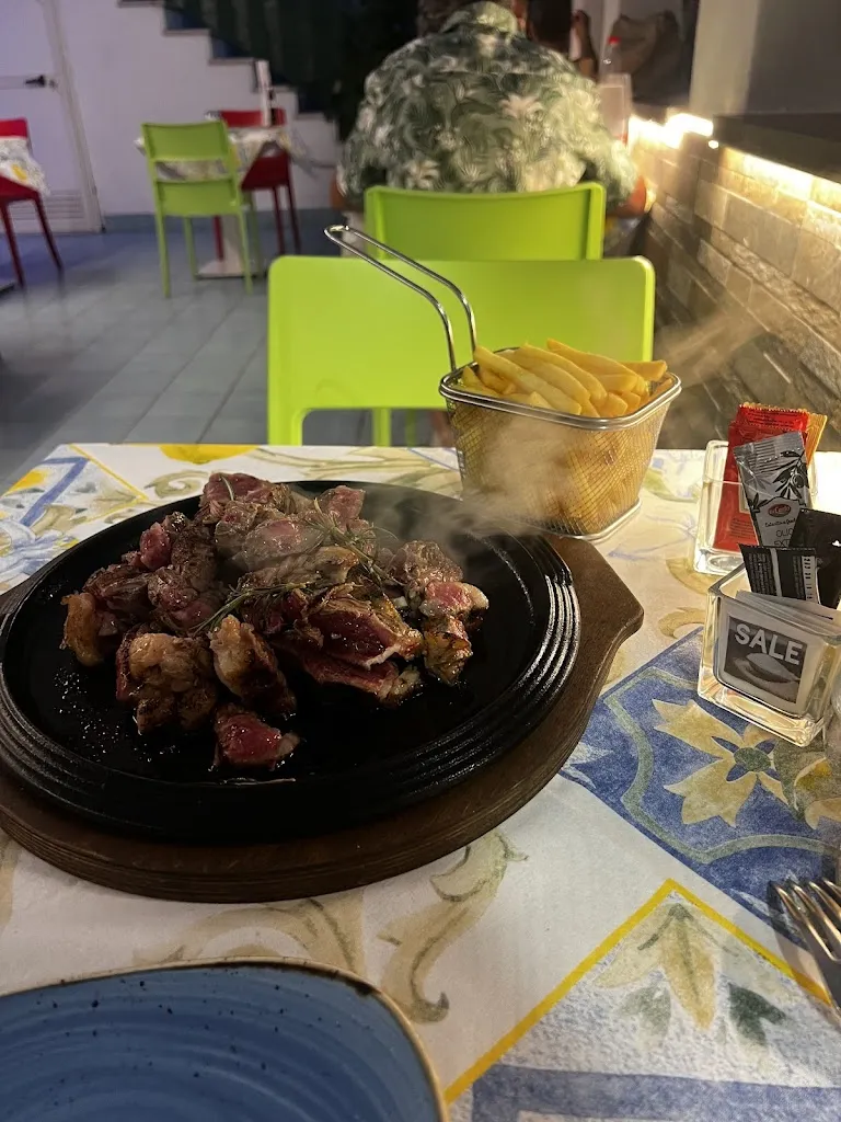 Tiffany Boutdy_Cico's Cucina&Burger_Maiori_review