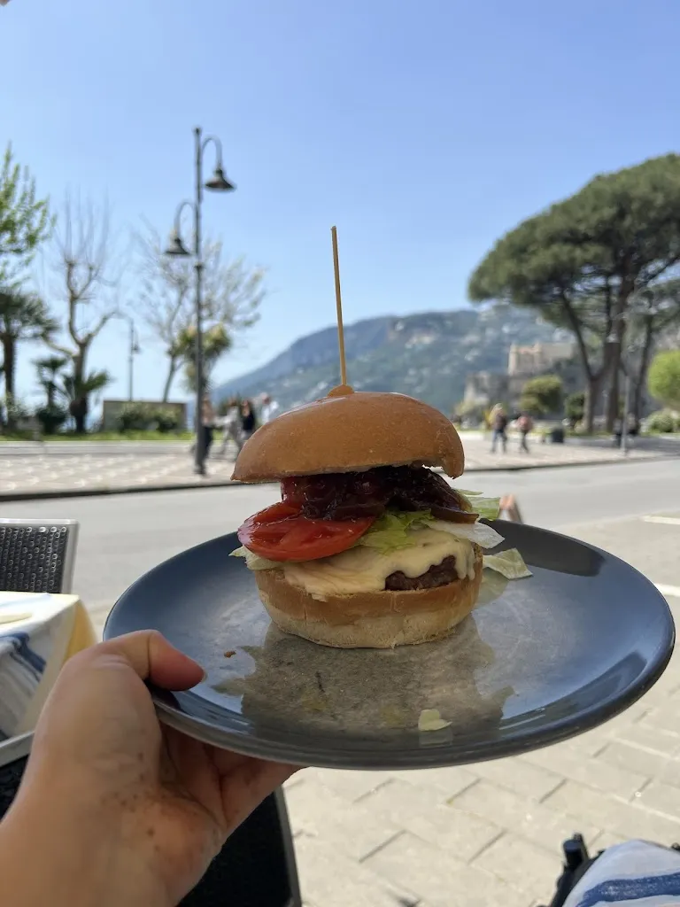 Hira Hussain_Tony's Food & Drinks - Maiori_Maiori_review