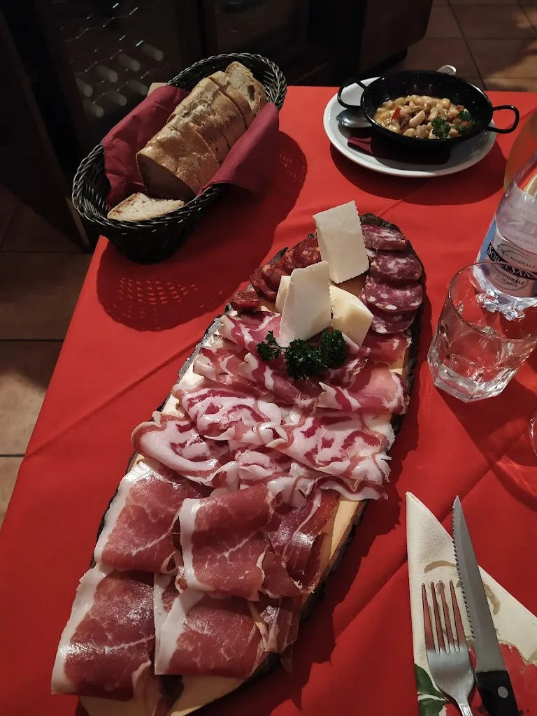 La Taverna Degli Artisti Wine Bar_Manocalzati_slider_image_2