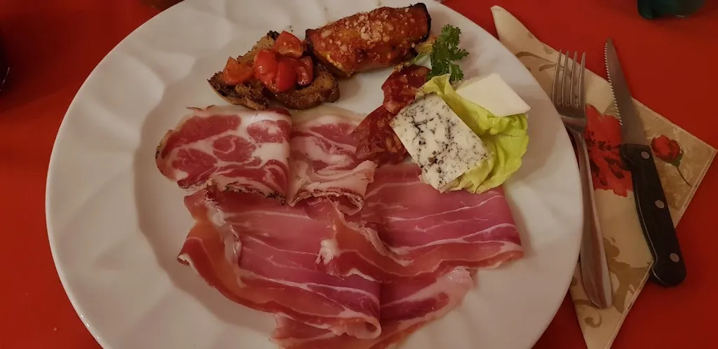 La Taverna Degli Artisti Wine Bar_Manocalzati_slider_image_3