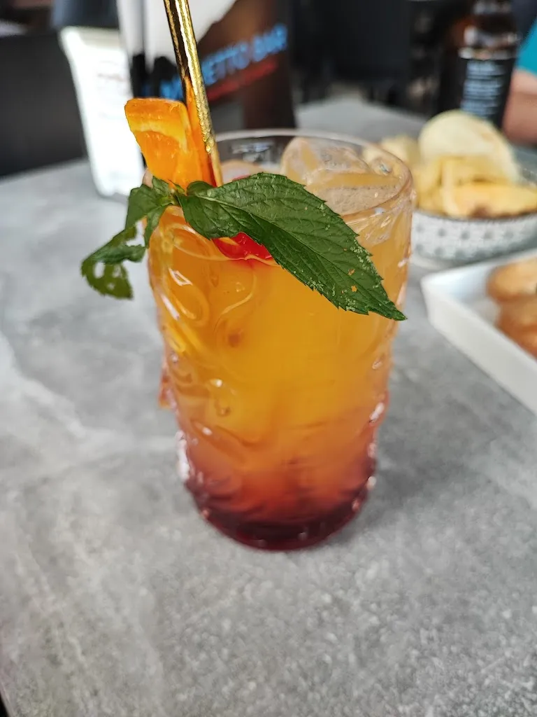 Anna D'Addario_Bar il Muretto_Marina di Casal Velino_review