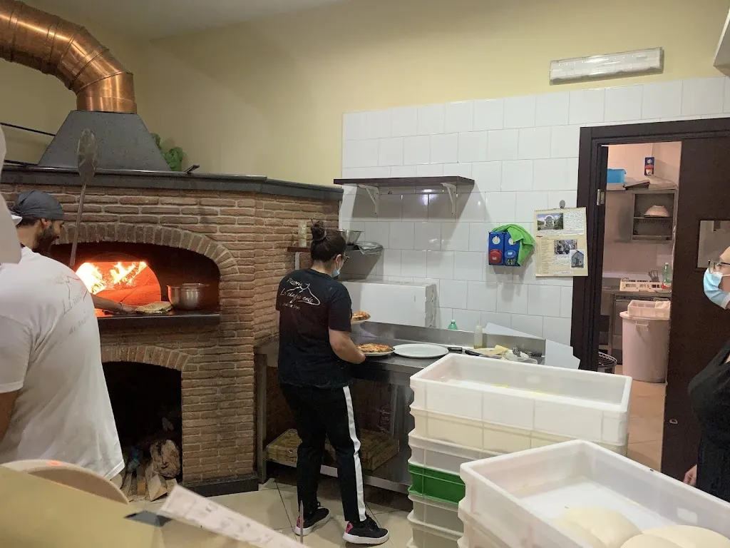 Pizzeria Le Cinque Note restaurant in Marzano di Nola