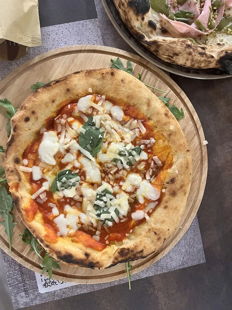 Salvatore Esposito_La Industria Pub-Pizzeria_Massa di Somma_review