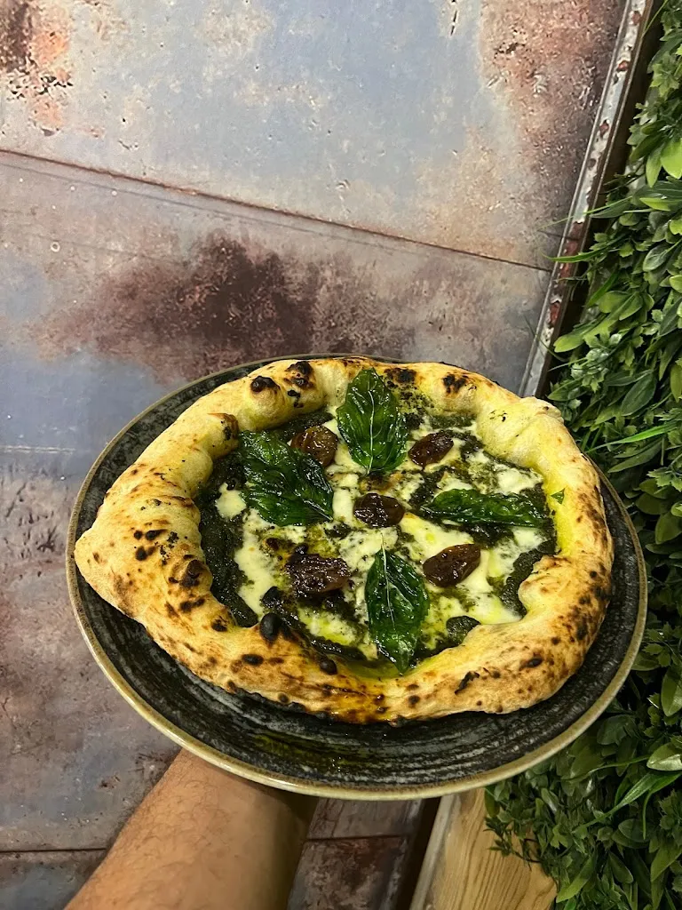 La Industria Pub-Pizzeria_Massa di Somma_slider_image_3