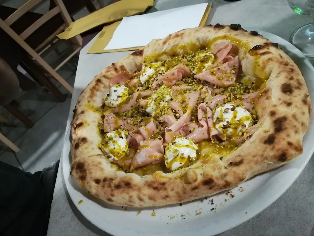 Simonpietro Solimene_Al Ritrovo degli Amici_Maddaloni_review