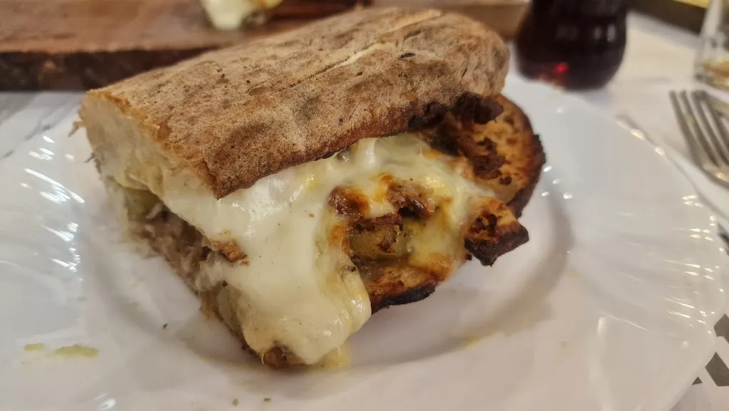 Teresa Ciccarelli_FARINA DEL NOSTRO SACCO_Maddaloni_review