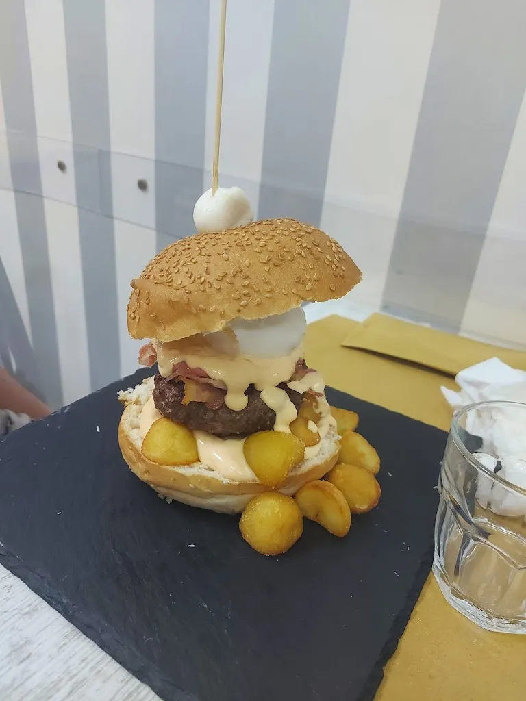 Pizzeria DoDò restaurant in Maddaloni