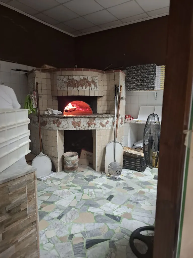 Pizzeria Il Pollice Rosso di GaBar_Maddaloni_slider_image_3