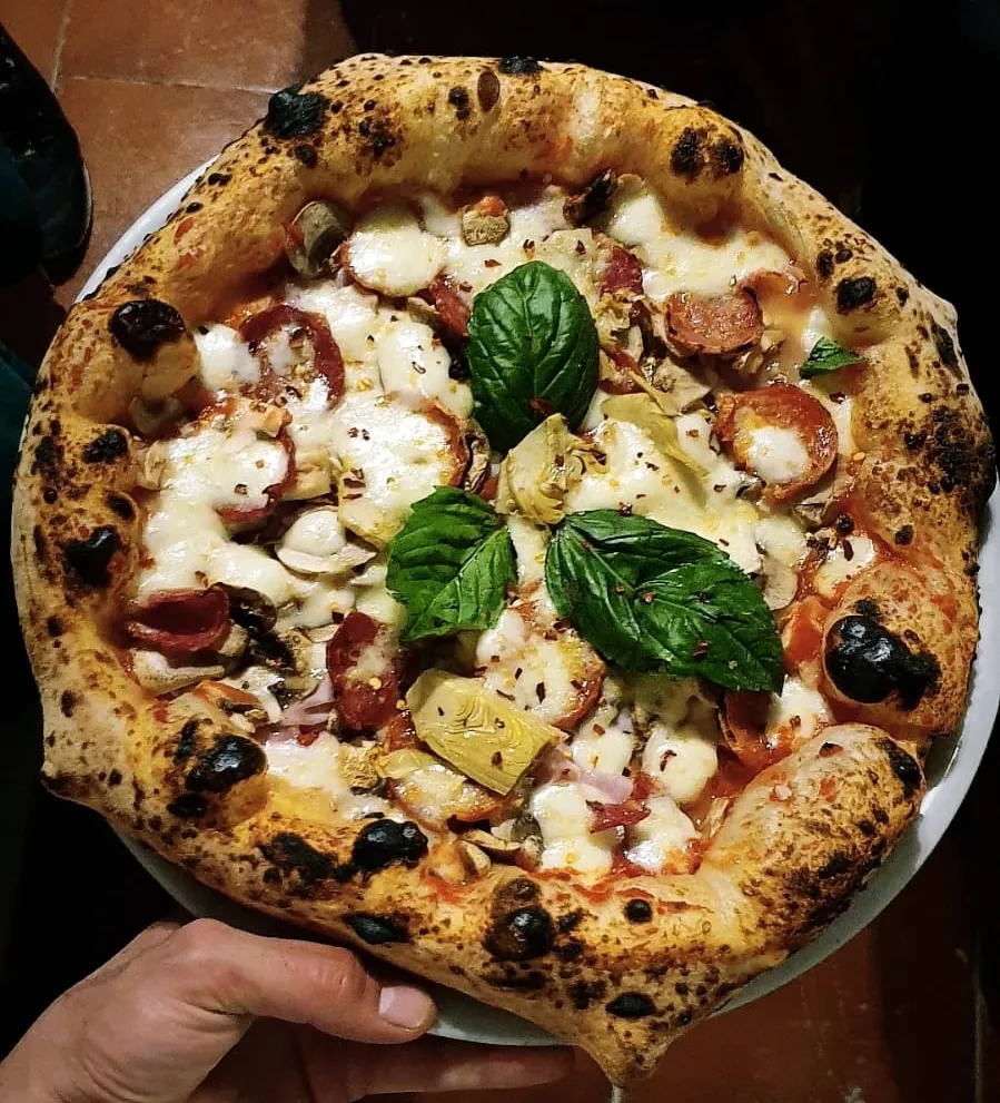 Pizzeria Blackout_Maddaloni_slider_image_2