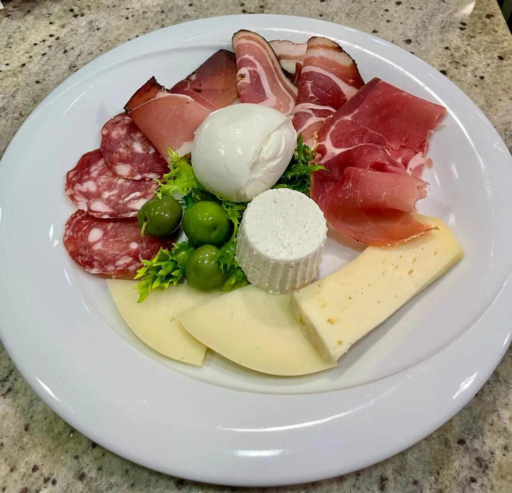 Welcome Ristobar Pizzeria Braceria _Maddaloni_slider_image_2