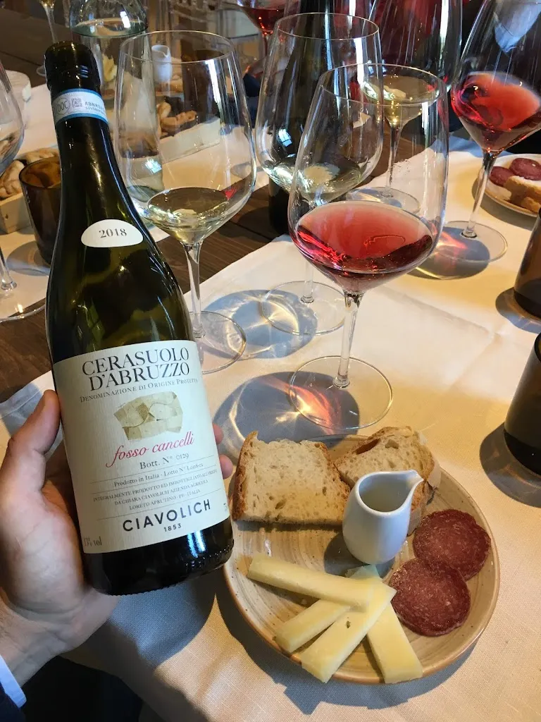 Vineria Ciavolich restaurant in Miglianico