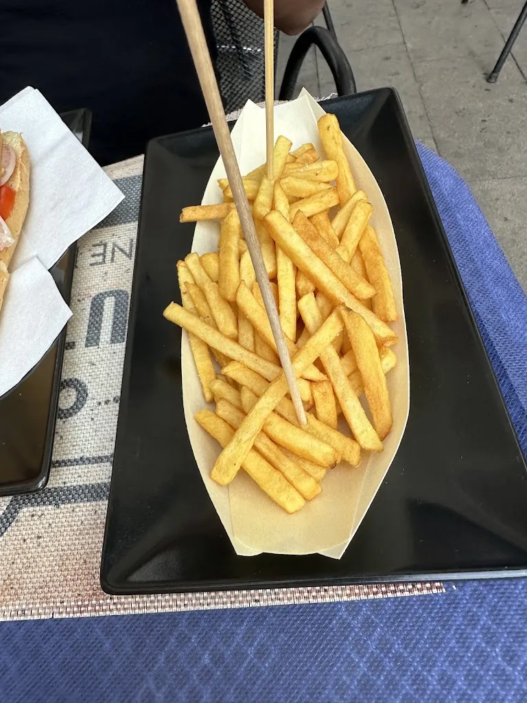 Gunel Ismayilova_Bistrot 52_Minori_review