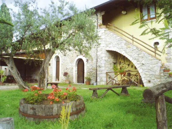 Agriturismo Il Vecchio Casale_Mirabella Eclano_slider_image_1